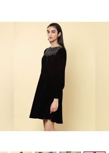 Label Ritu Kumar Black Floral Embroidered Velvet S