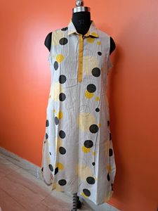 Sleevless Collered Kurti