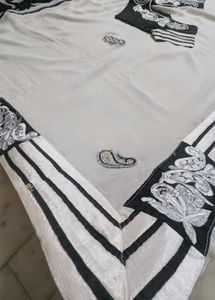 white saree with blouse