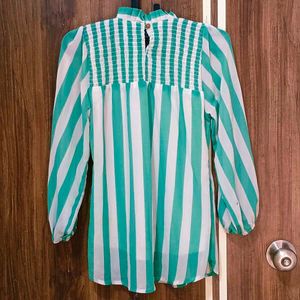 🛍️ Striped High Neck Top ⭐⭐⭐⭐⭐