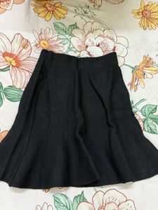 Chic Black Skirt