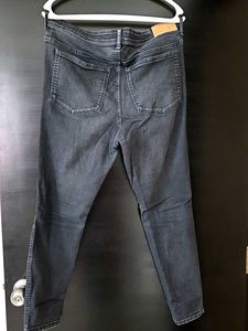 H&amp;M Stylish High Ankle Black Jegging