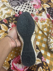 Embroidered Juttis