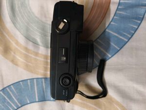 [Yashica MD-35F Motorwind Camera 📷]