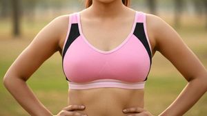 women 32 size Pink Sports Bra