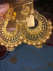 Brand New Pearl Jodha Akbar Jwellery Set With Earrings And Mang Teeka