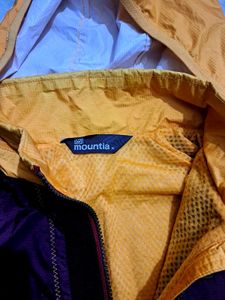 Color Blocked Hooded Jacket