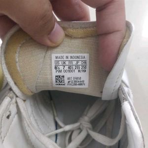 Adidas White Golden Sneakers
