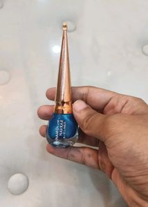 Sparkling Blue Glitter Eyeliner