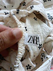 Lovely Zara dress with cute little flowery print