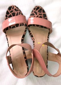 Peach Tiger Print Party Heels 👠