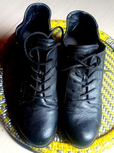 TRENDING WOMAN BOOTS