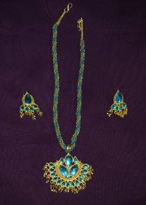 Sale📢📢Blue Studded Necklace And Earrings Set