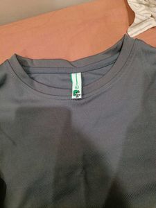 NEWME FITTED GREY TOP