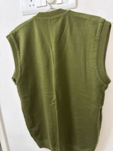 Green Sleeveless Sweater Vest