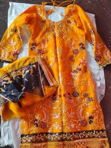 Pakistani Suit