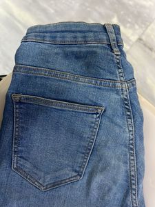 😍H&amp;M 😍Ripped High-Waisted Jeans