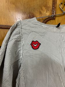 Short Crop Top With Side Knot