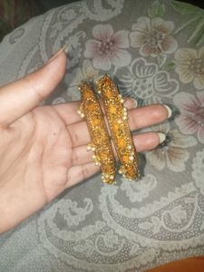 Elegant Gold-Tone Bangle Set