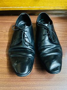 BLACK LACE SHOES