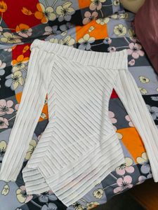 NewMe Off shoulder Long Sleeve Top