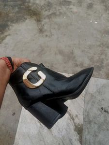 Chic Black Ankle Boots Size  5.5 Gucci Copy