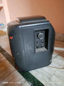 Old black and white picture tube tv