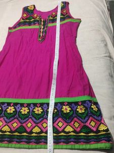 Sleeveless Magenta Kurti