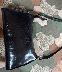 Korean Style Sling Bag (New)!!!!!!
