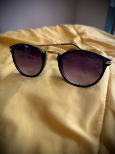 Black Sunglasse