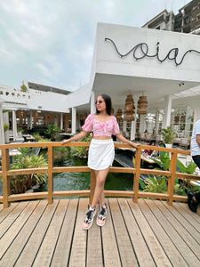 Floral Print Tie-Up Crop Top