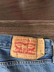Authentic Levi&#39;s 501 Jeans
