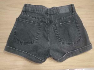 Bershka Denim Shorts🖤