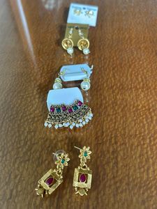 🔥 SALE 🔥 New Set Of 5 Earrings