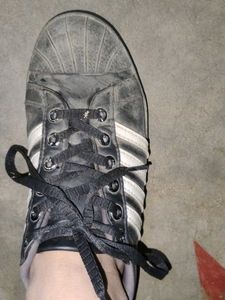 Black Sneakers, Sparx