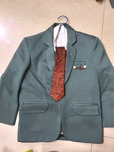 Stylish Blazer with Tie