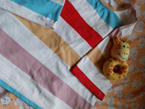 It&#39;s Multicolour Crop Tshirt