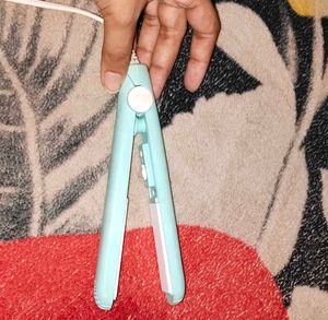 💕Mini Hair straightener💕