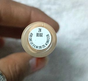 LAKME 9To5 Primer+Matte Liquid Concealer