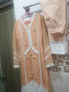 Pakistani Kurta Looks So Good But Slig