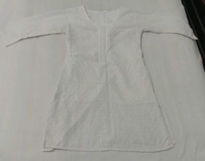 Chikan Kari Kurti.