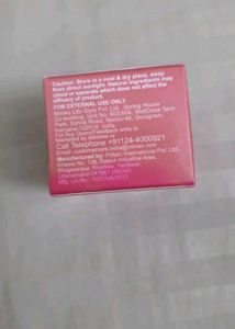 Kissy Lip Scrub - Strawberry