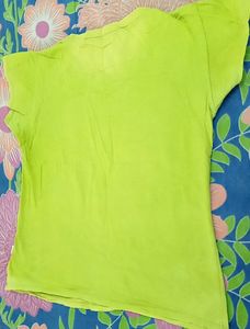 Parrot Green Used T-shirt For Girls