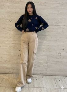 Rose Knit Sweater Or Pullover 💙