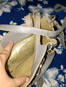 Comb2 Sling Bag And 2 Earing