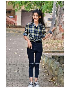 Women Jeans 6 Buttons