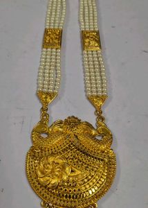 Elegant Pearl &amp; Gold Rani har Eyerring