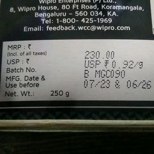 Men Yardley London Talc