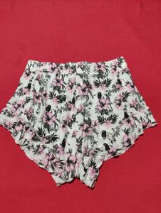Girl Shorts Size 32