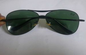 Ray-Ban Aviator Sunglasses with Case